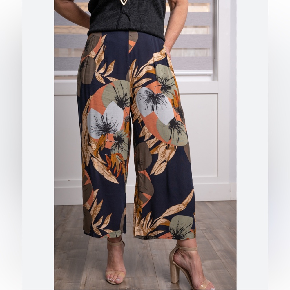 Never Worn! Papillon Tropical Leaf Print High Rise Wide Leg Culottes/Capris - Picture 1 of 11